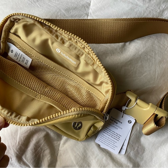 lululemon everywhere belt bag - Picture 2 of 4